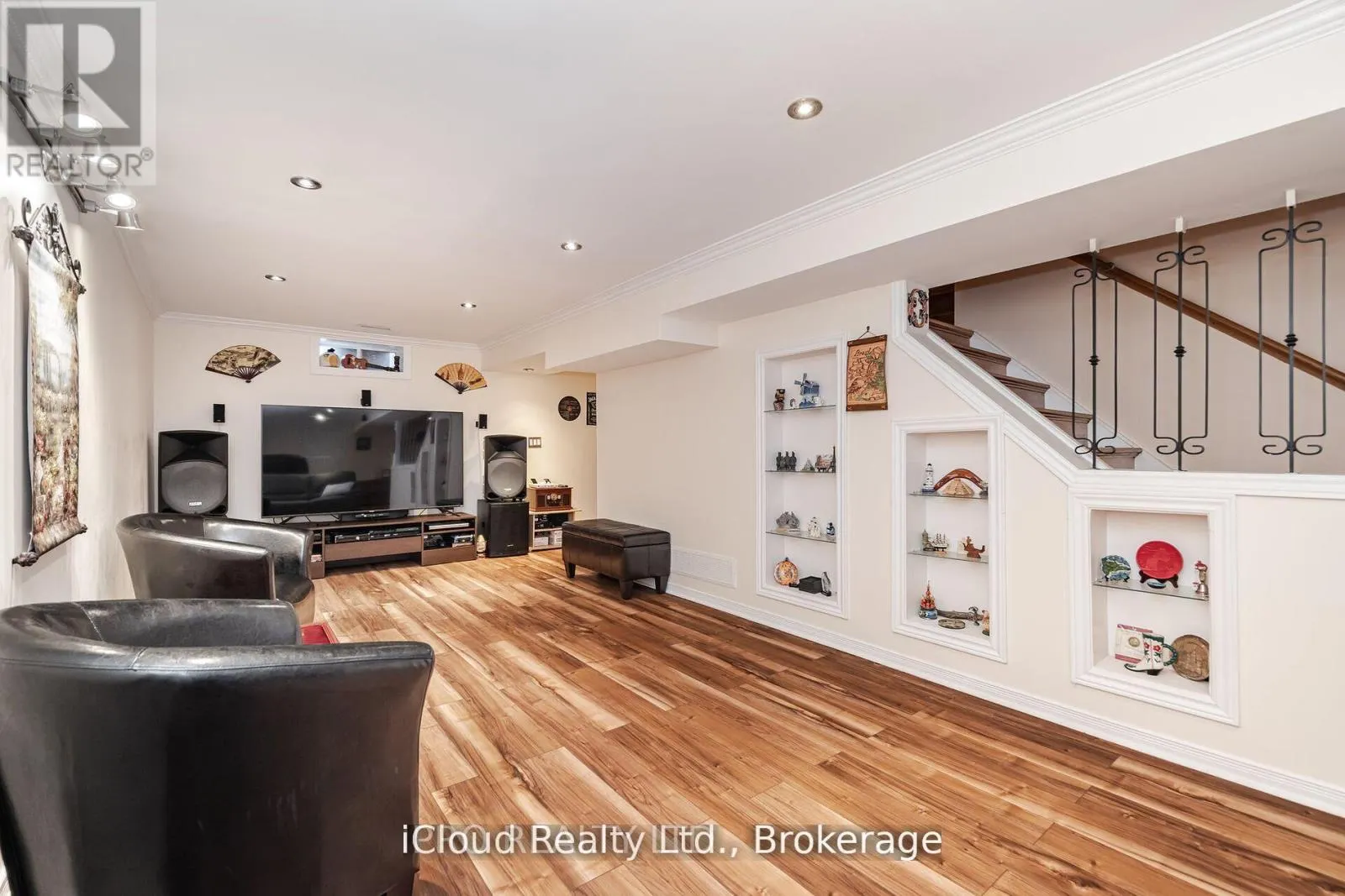 1615 SIR MONTY'S DRIVE