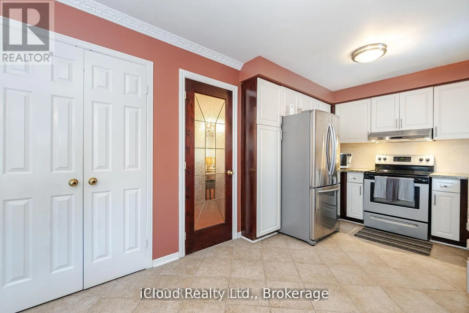 1615 SIR MONTY'S DRIVE