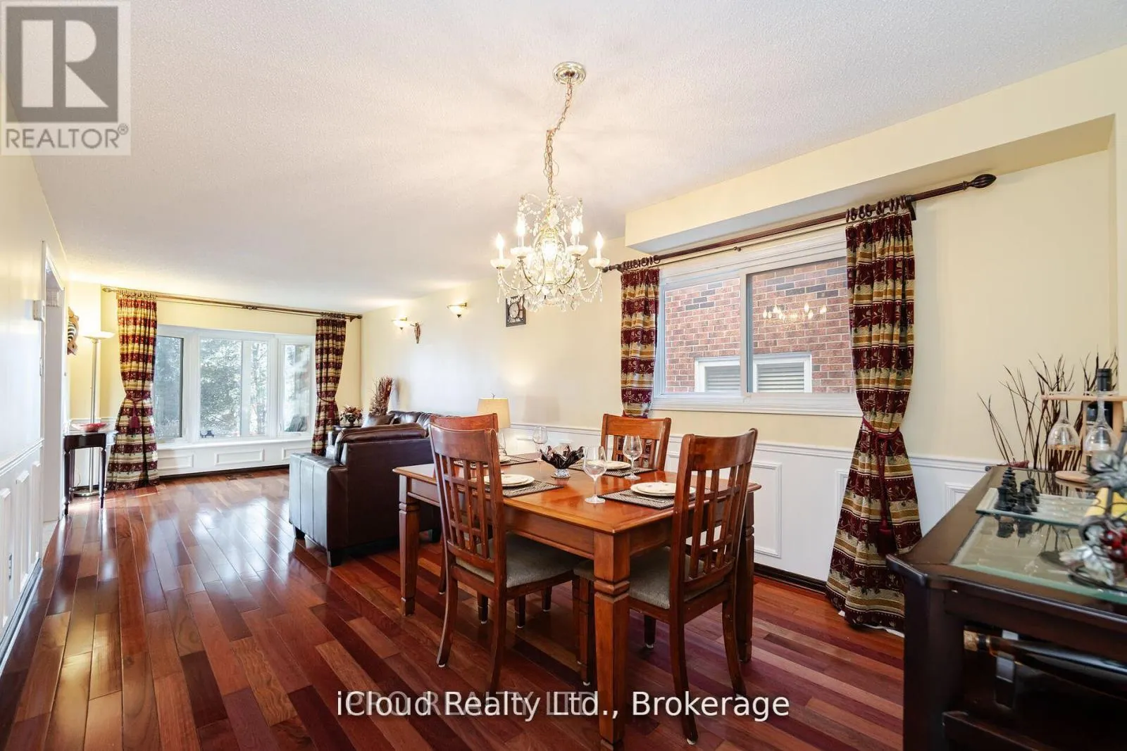 1615 SIR MONTY'S DRIVE