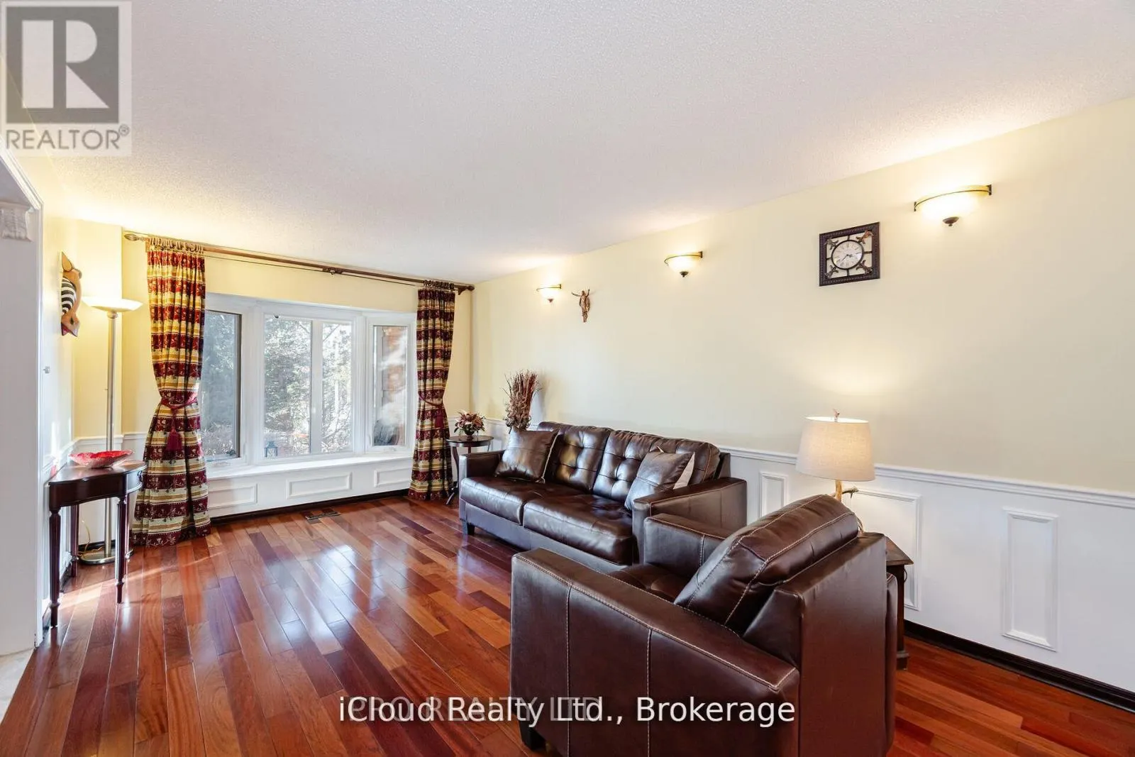1615 SIR MONTY'S DRIVE