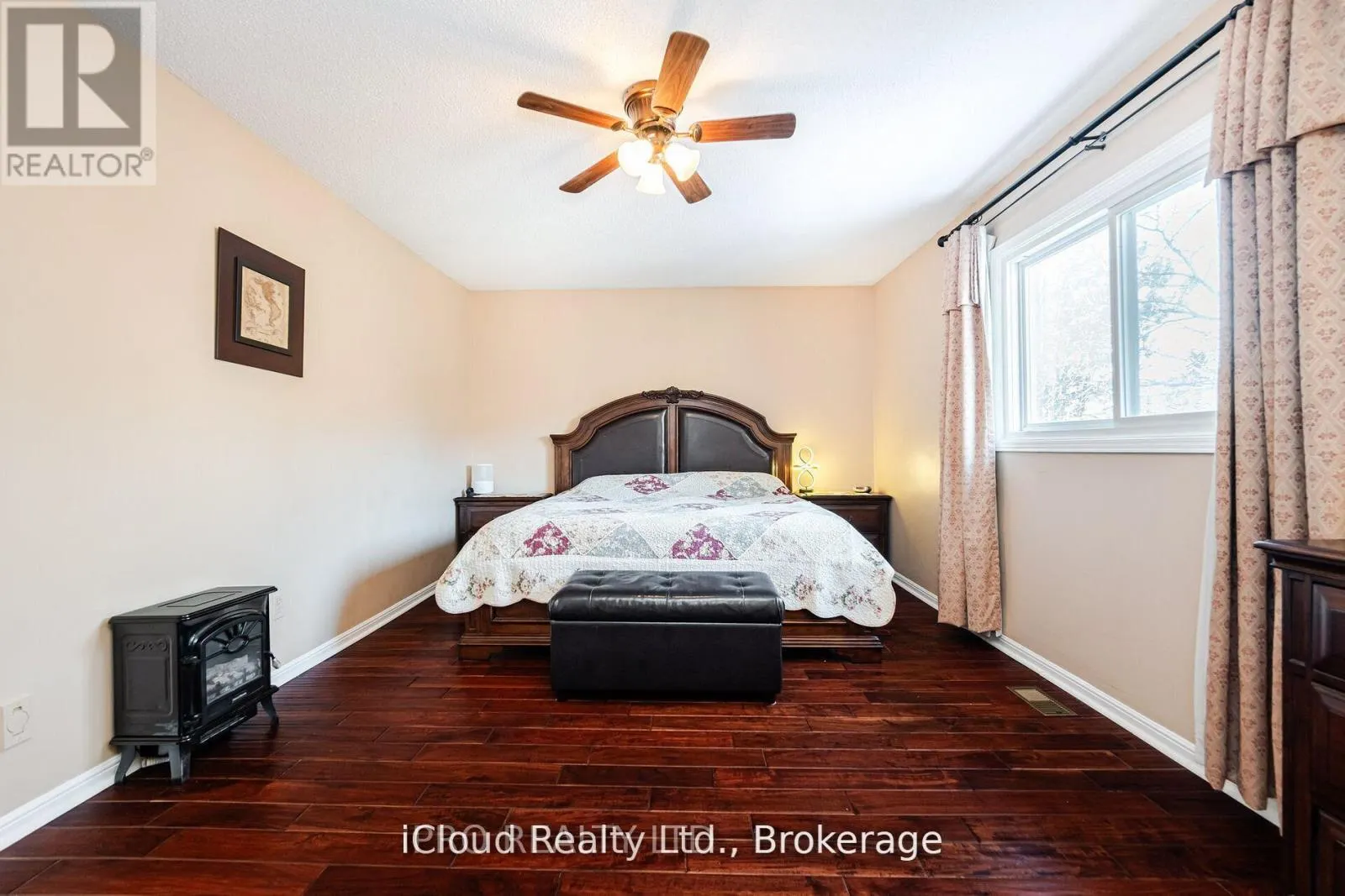 1615 SIR MONTY'S DRIVE