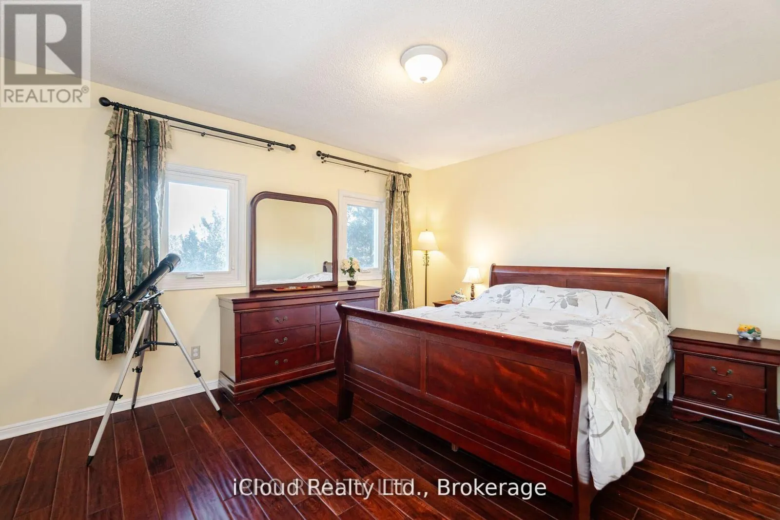 1615 SIR MONTY'S DRIVE