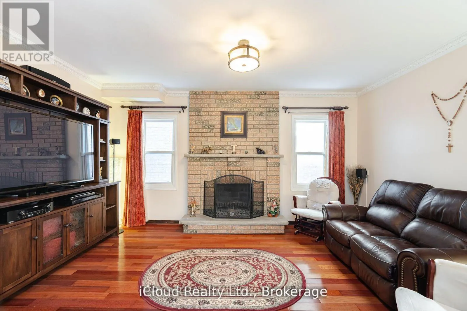 1615 SIR MONTY'S DRIVE