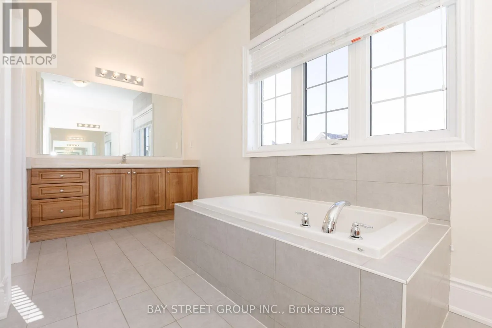 3127 STREAMWOOD PASS