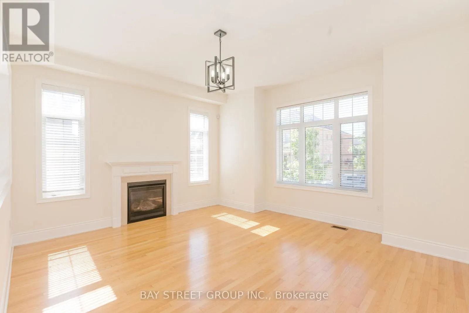 3127 STREAMWOOD PASS