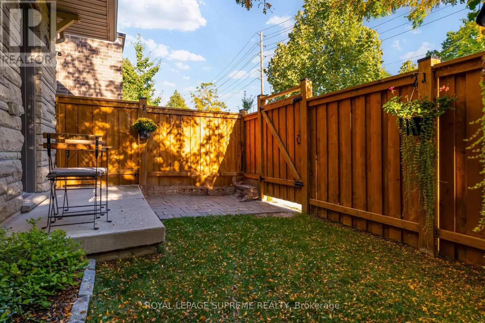 53 DRYDEN WAY