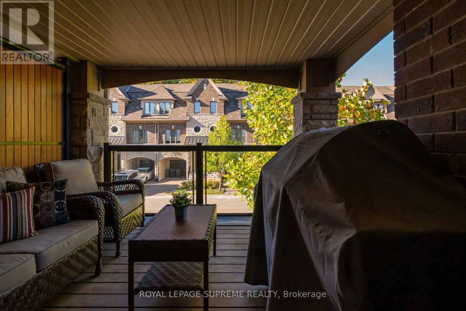 53 DRYDEN WAY