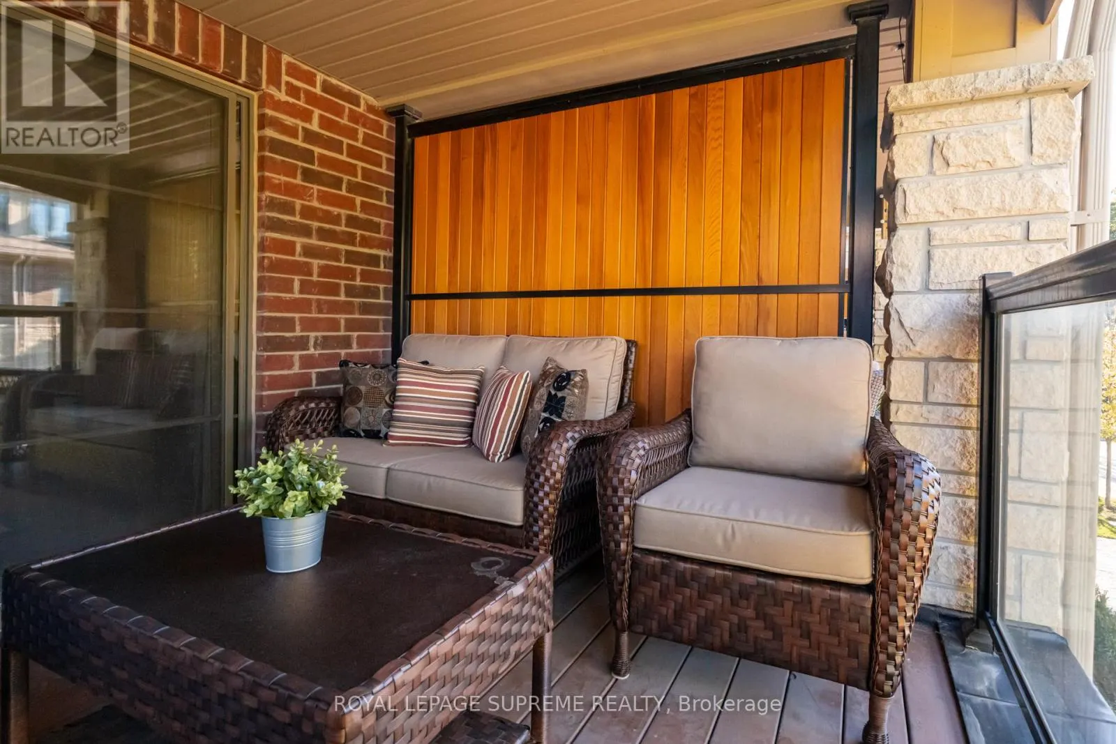 53 DRYDEN WAY