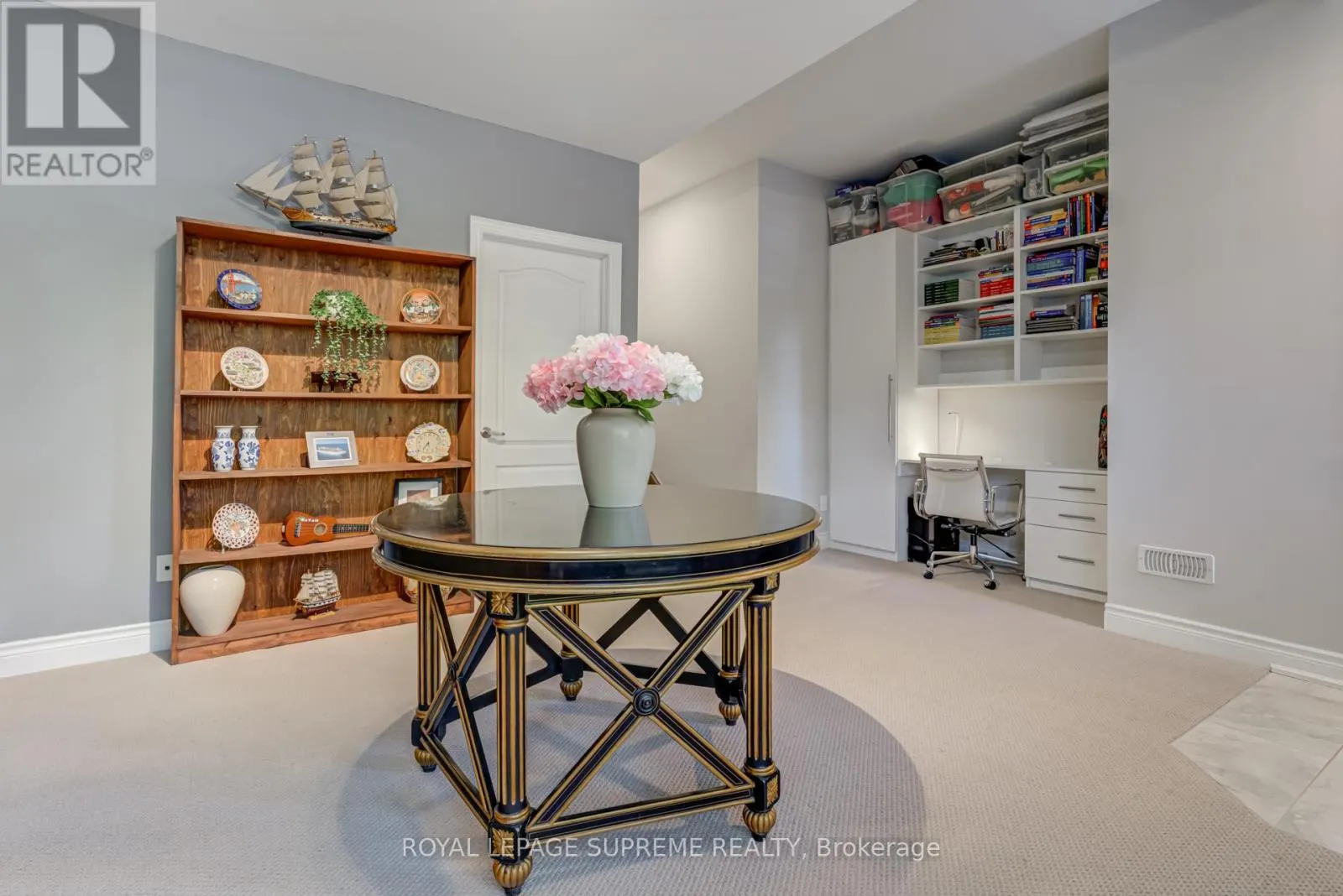 53 DRYDEN WAY
