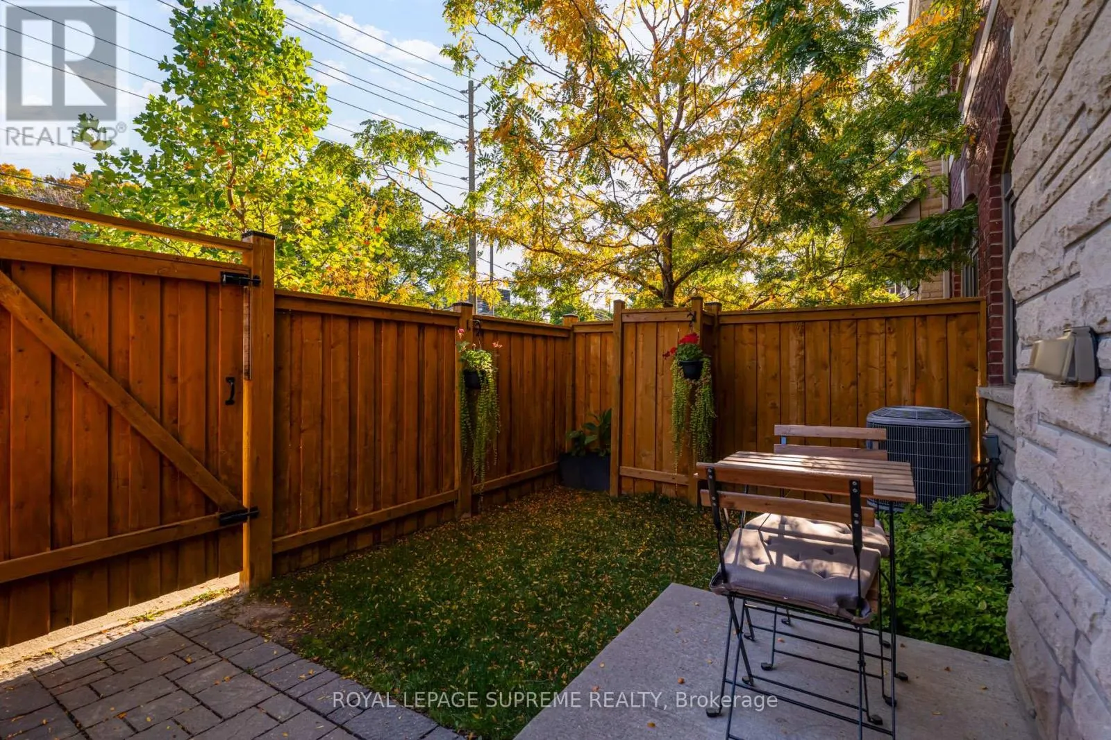 53 DRYDEN WAY