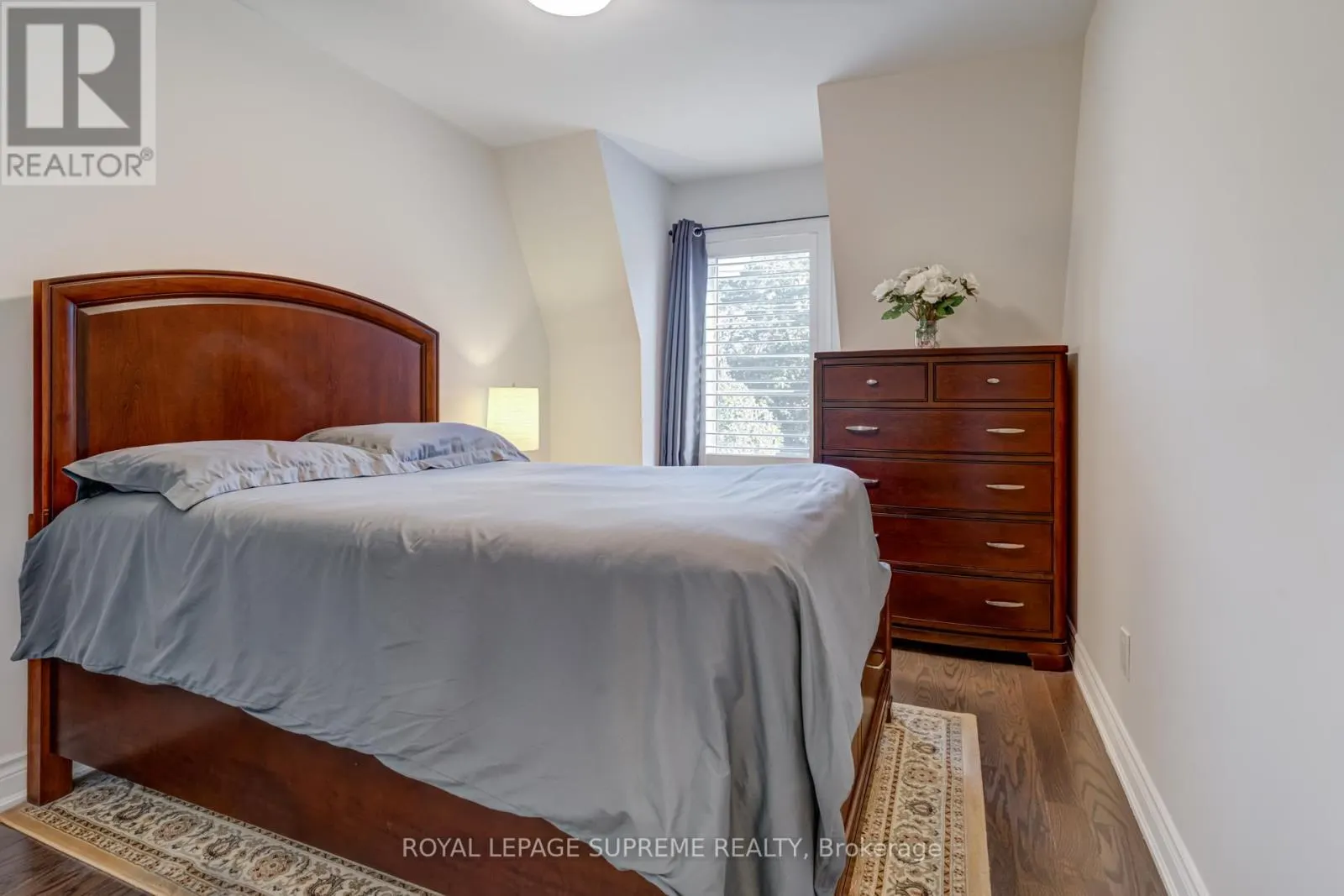 53 DRYDEN WAY