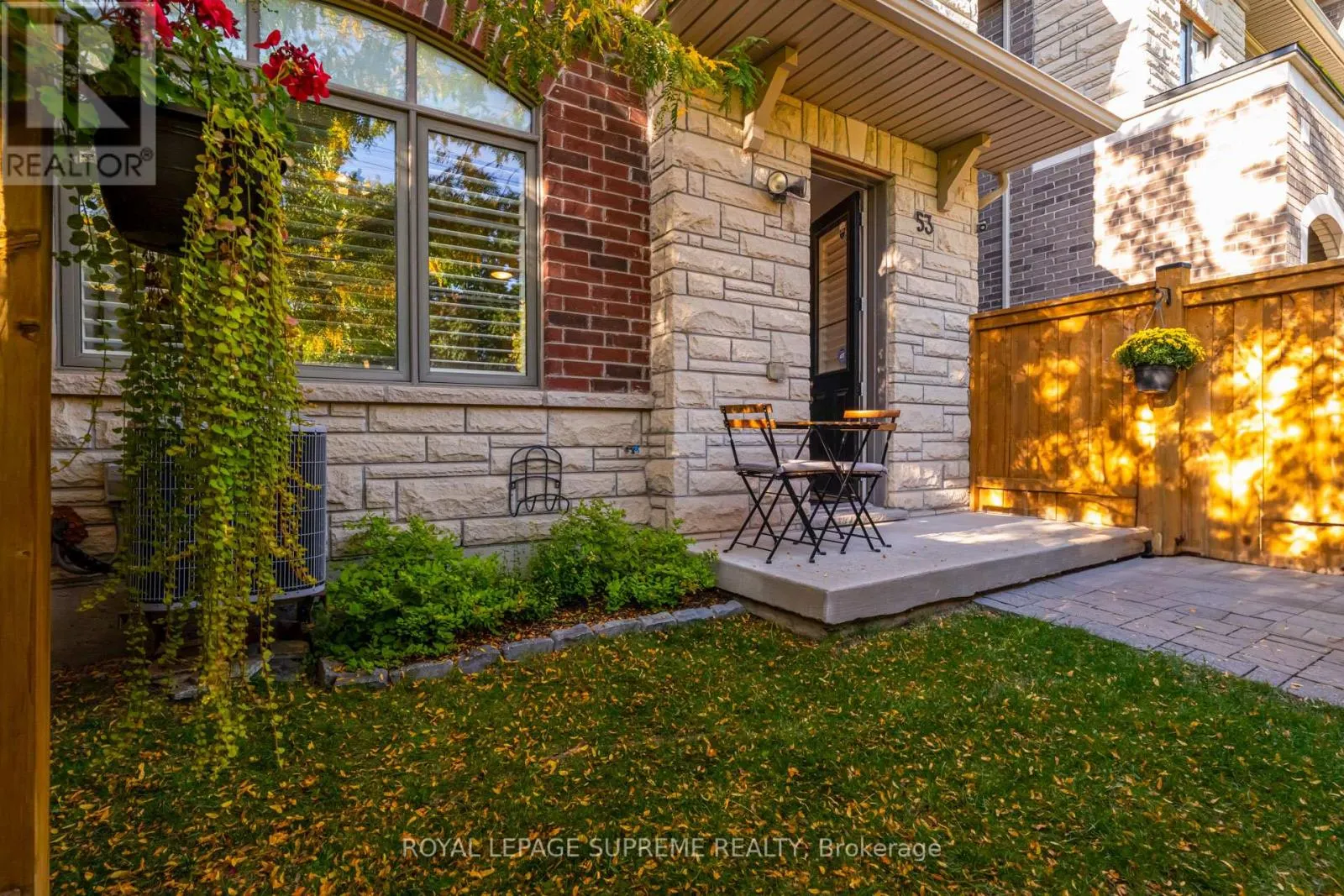53 DRYDEN WAY