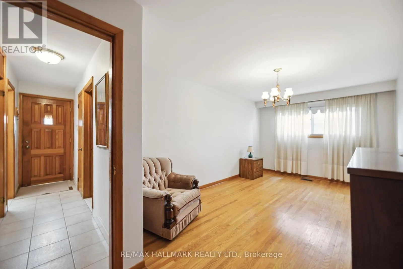 23 LOCKINGTON COURT