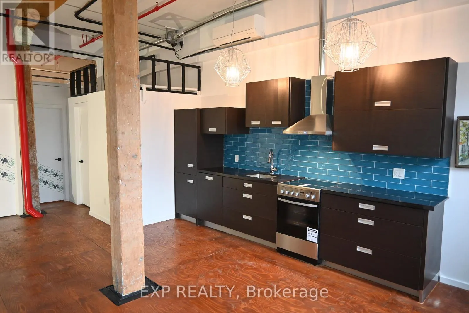2480 DUNDAS STREET W