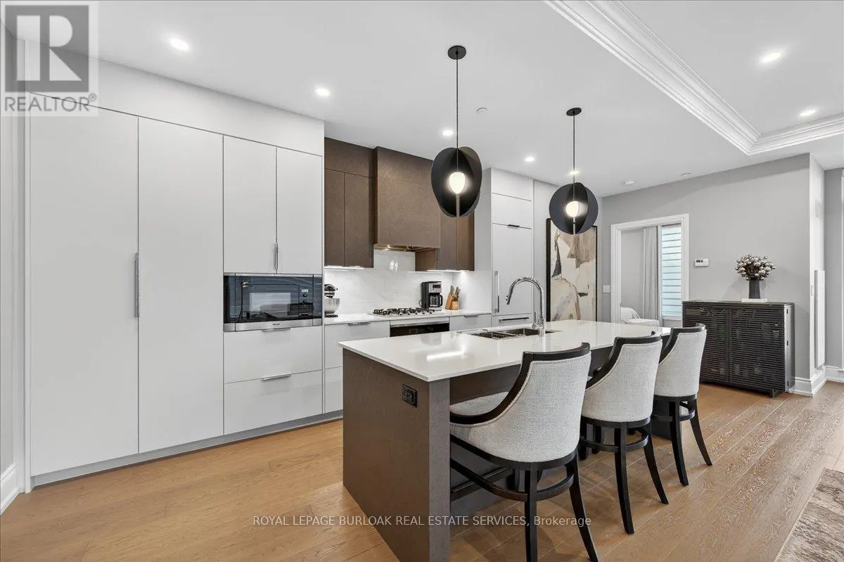 306 - 1441 ELGIN STREET