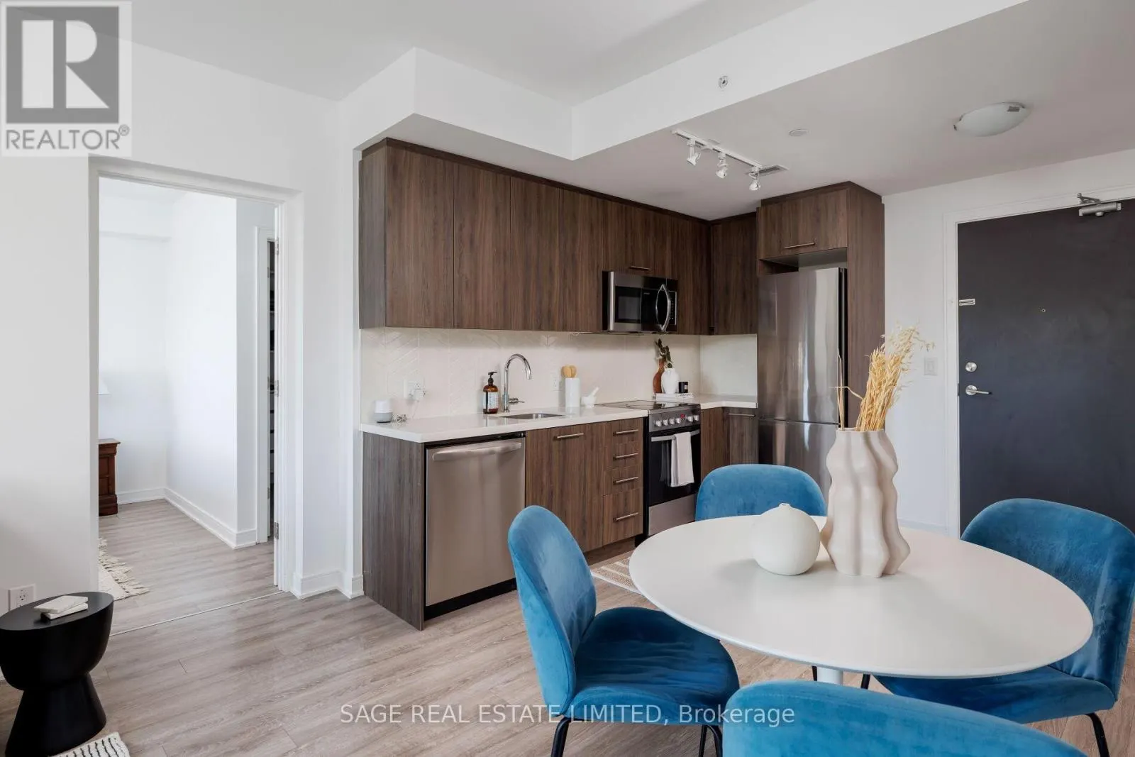 408 - 1 NEIGHBOURHOOD LANE