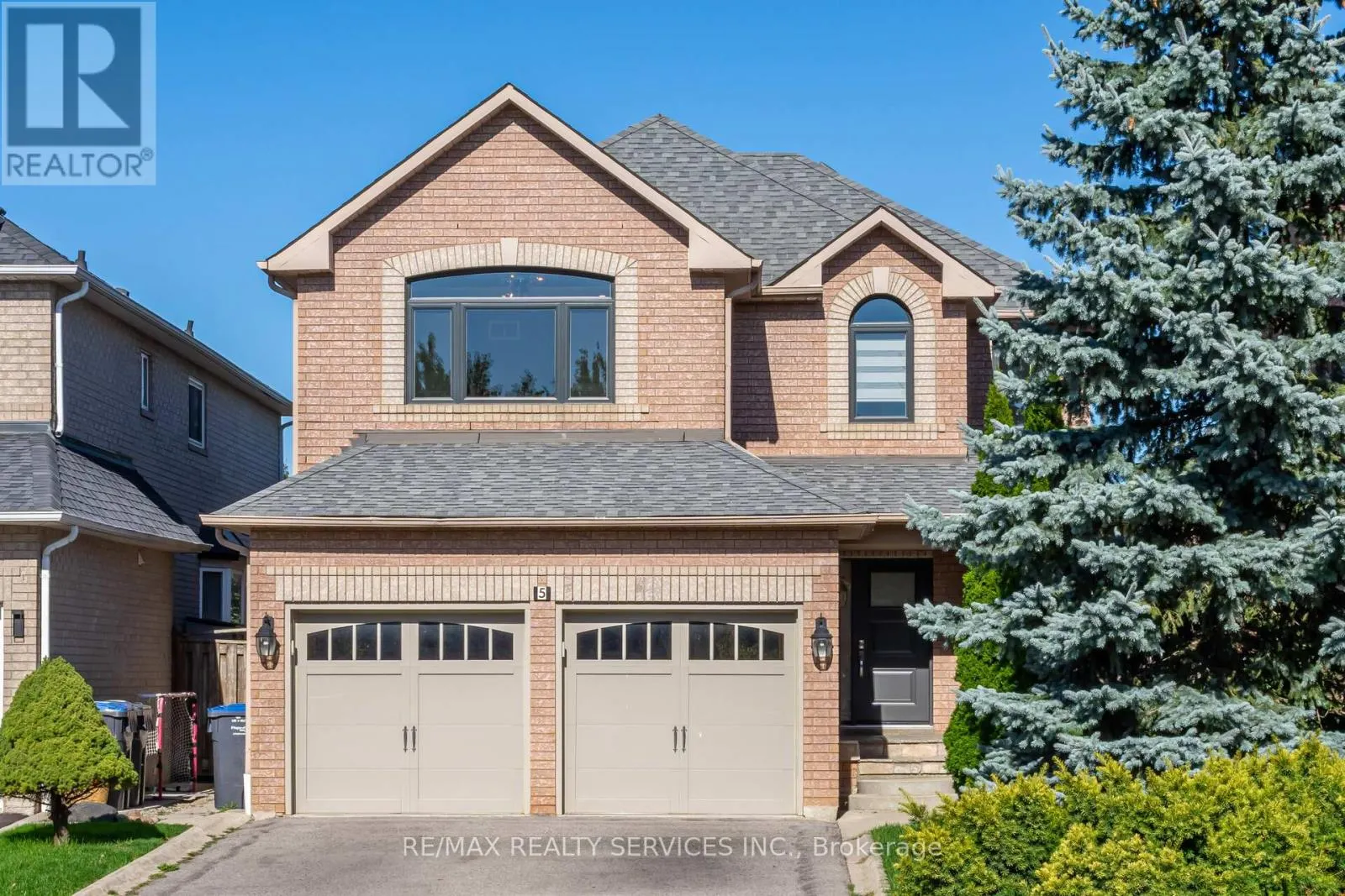 5 MELROSE GARDENS