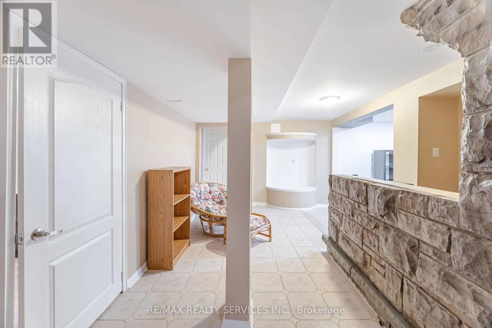 5 MELROSE GARDENS