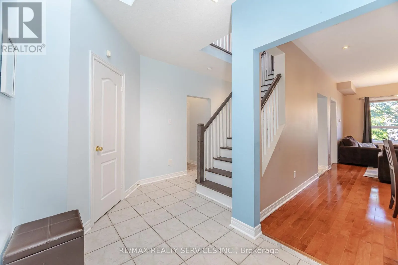 5 MELROSE GARDENS