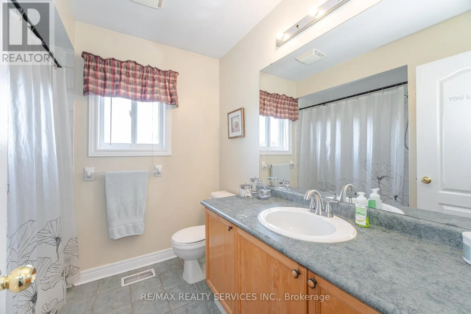 5 MELROSE GARDENS