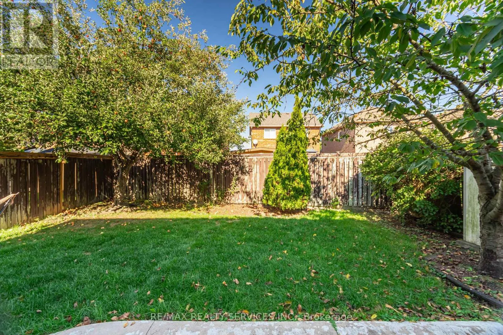 5 MELROSE GARDENS