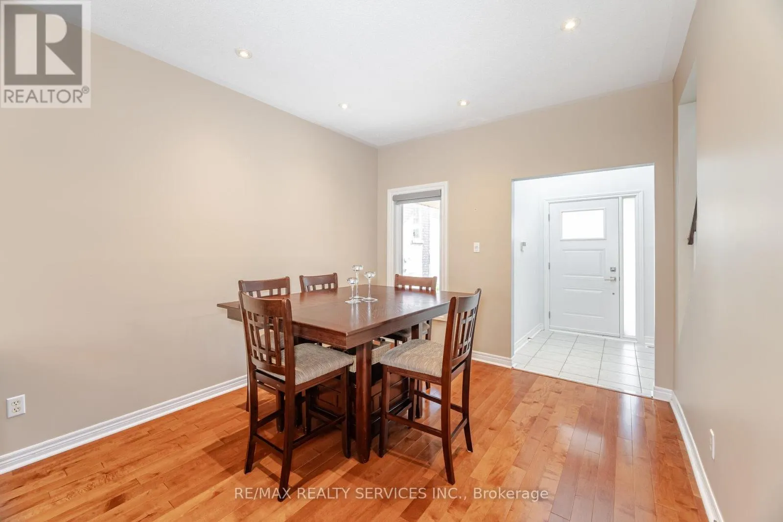 5 MELROSE GARDENS