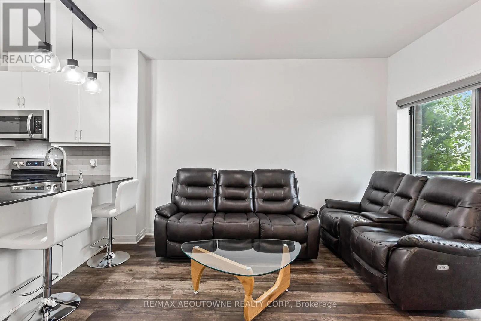 121 - 102 GROVEWOOD COMMON