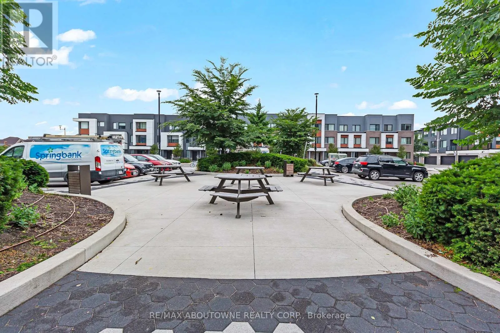 121 - 102 GROVEWOOD COMMON