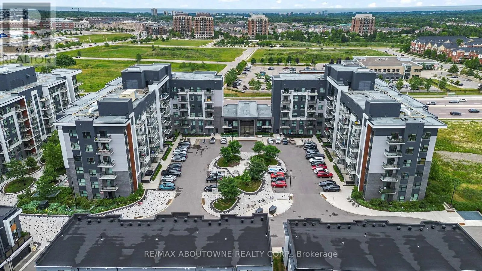 121 - 102 GROVEWOOD COMMON
