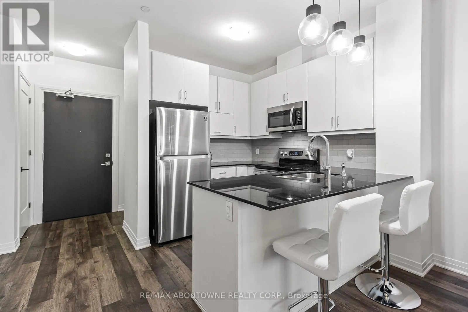 121 - 102 GROVEWOOD COMMON