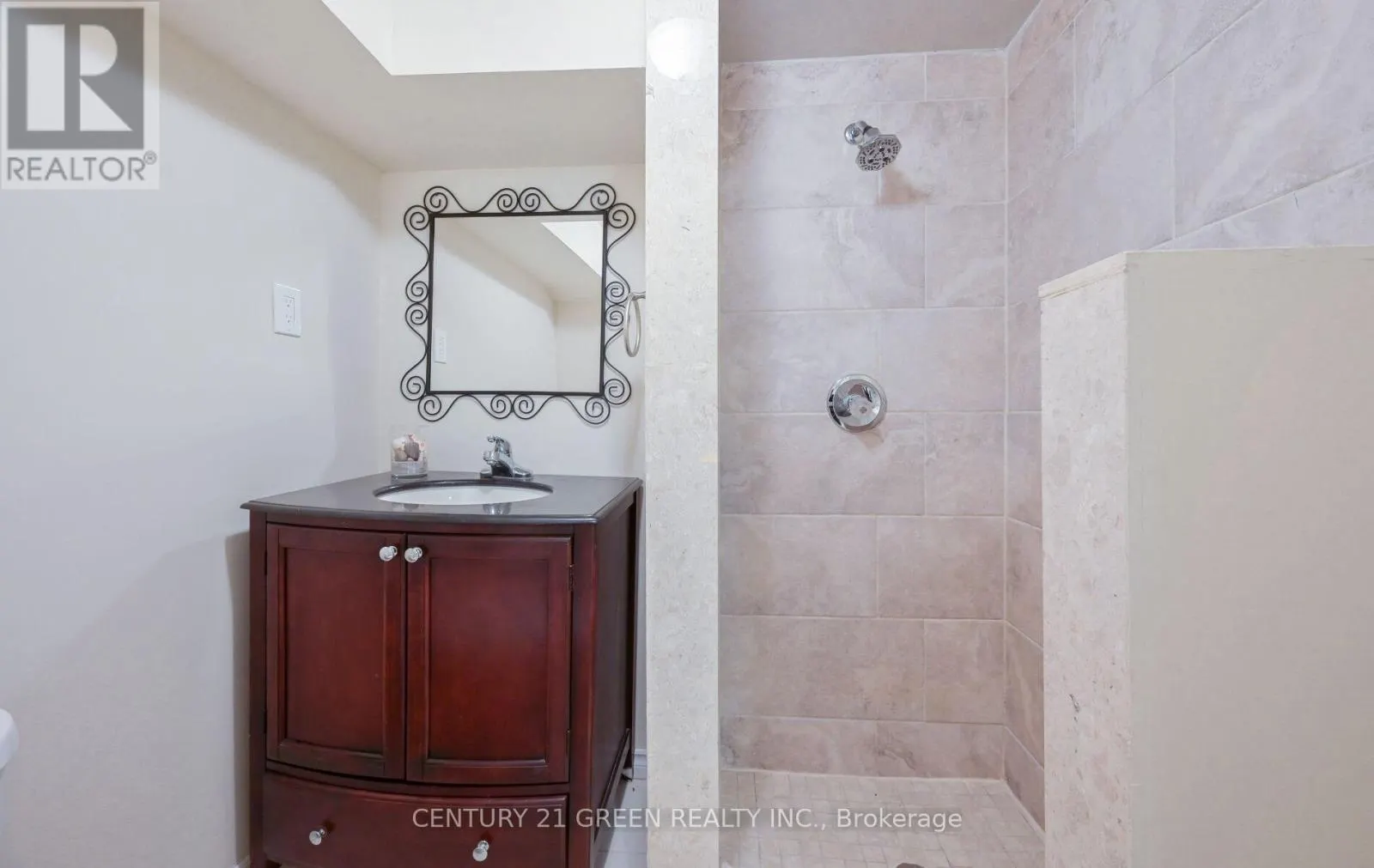 1 GREENARROW COURT
