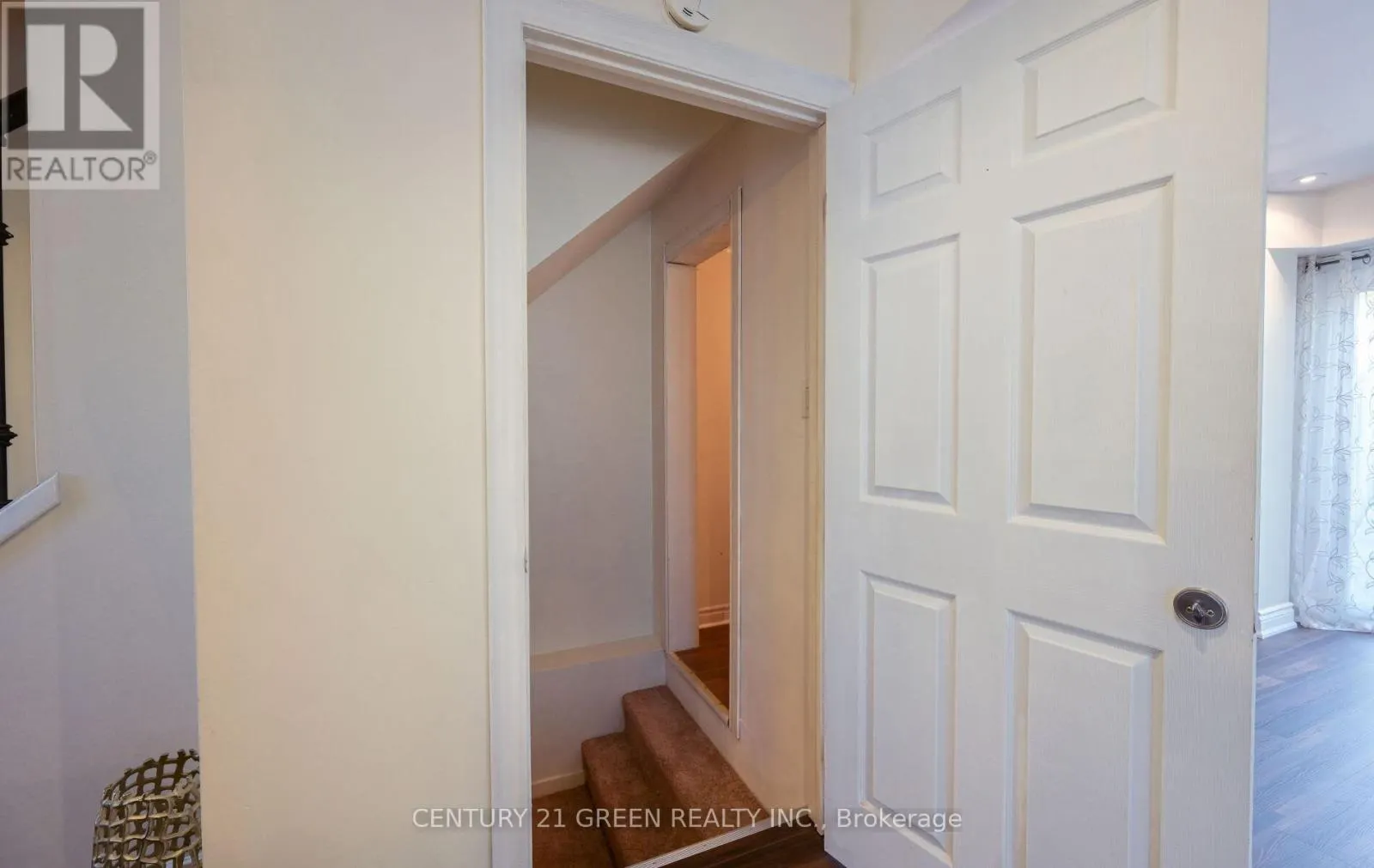 1 GREENARROW COURT