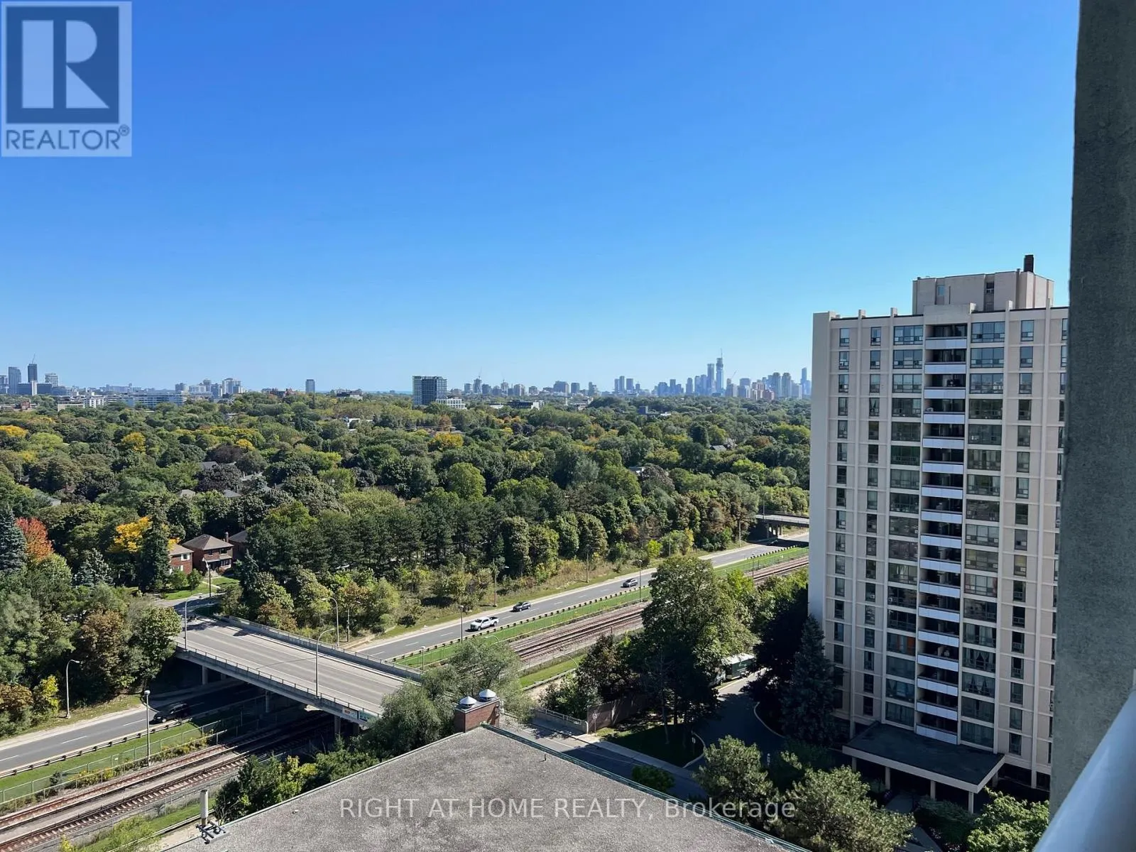1812 - 360 RIDELLE AVENUE