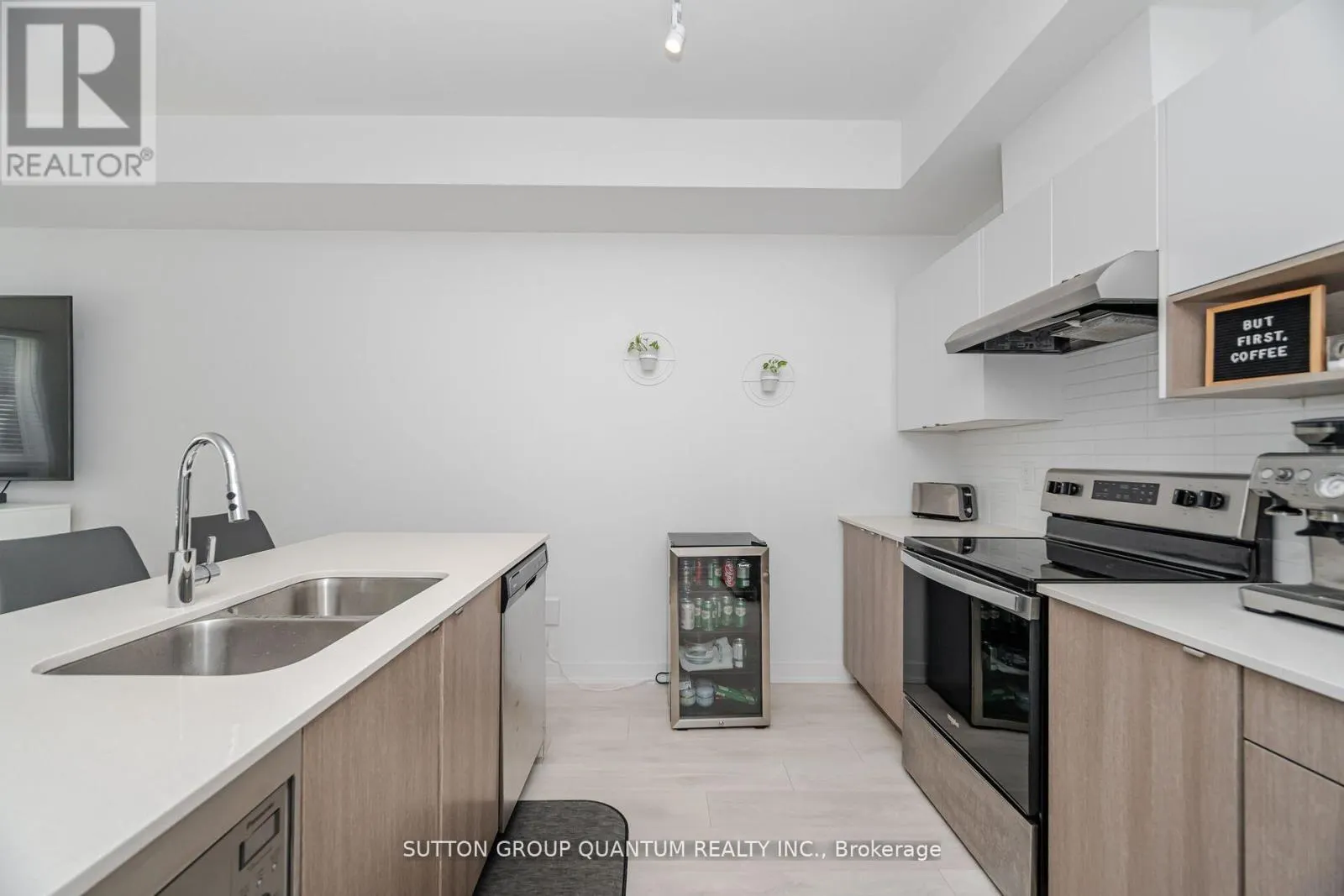 19 - 1121 COOKE BOULEVARD