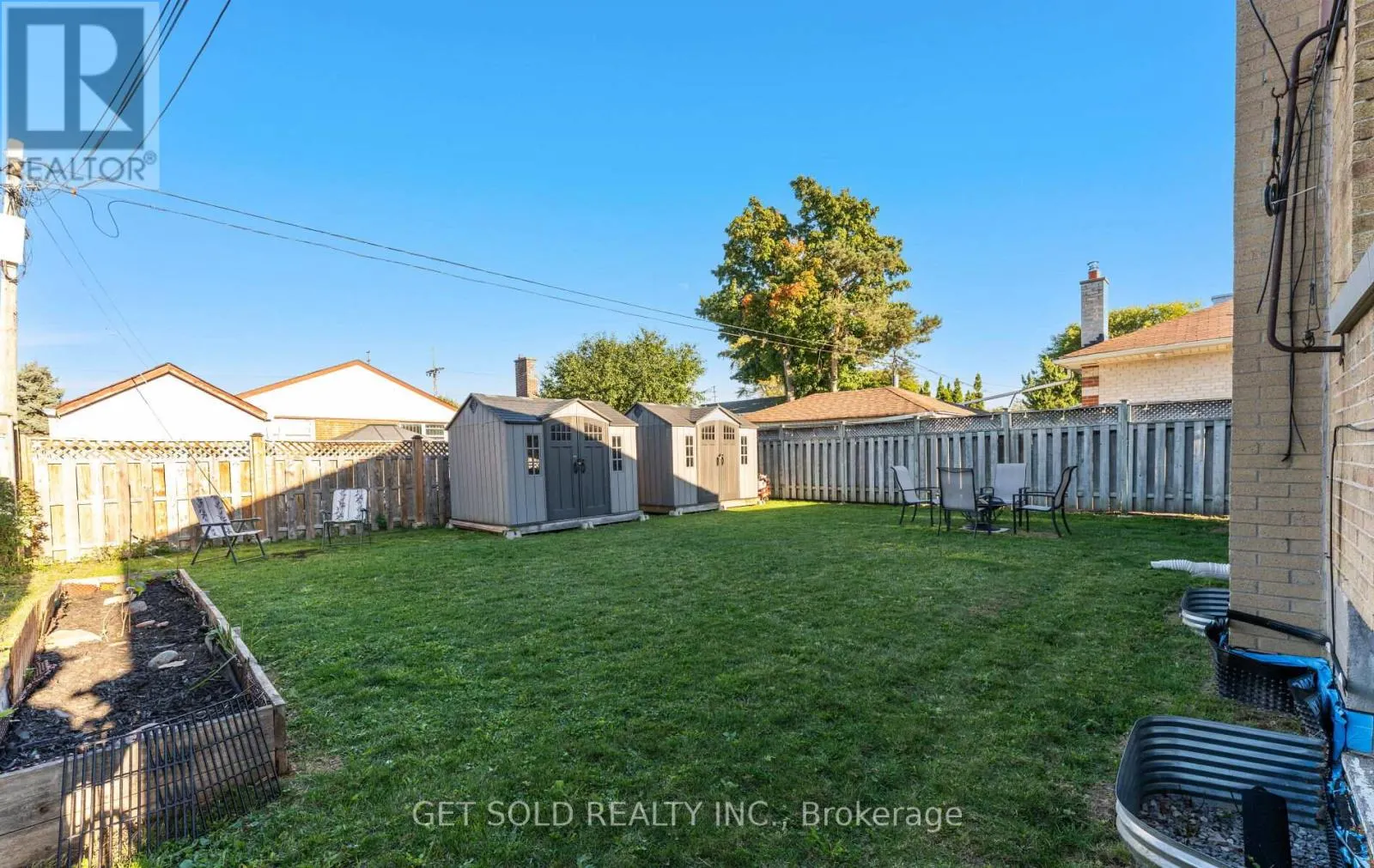 39 PAKENHAM DRIVE