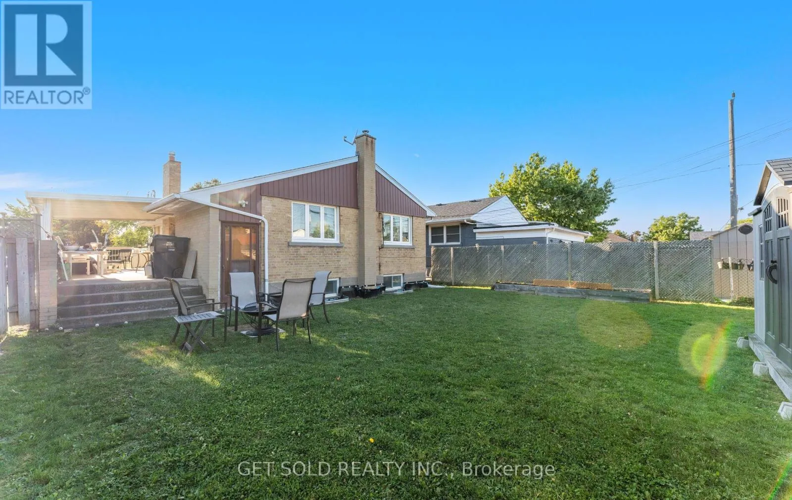 39 PAKENHAM DRIVE