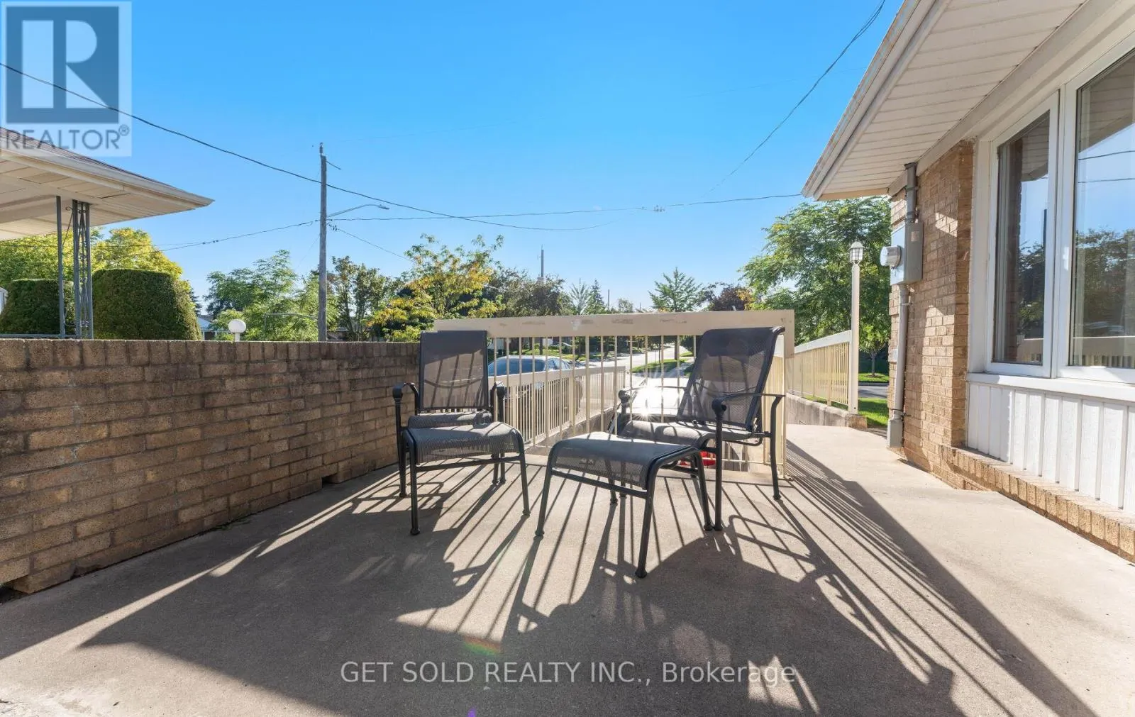 39 PAKENHAM DRIVE