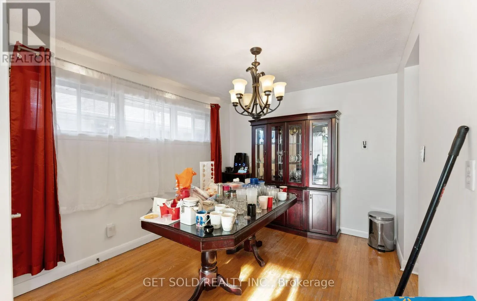 39 PAKENHAM DRIVE