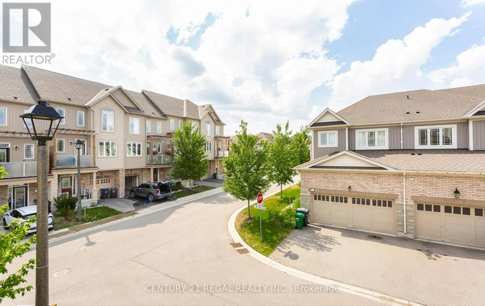 3 GLASSON LANE S