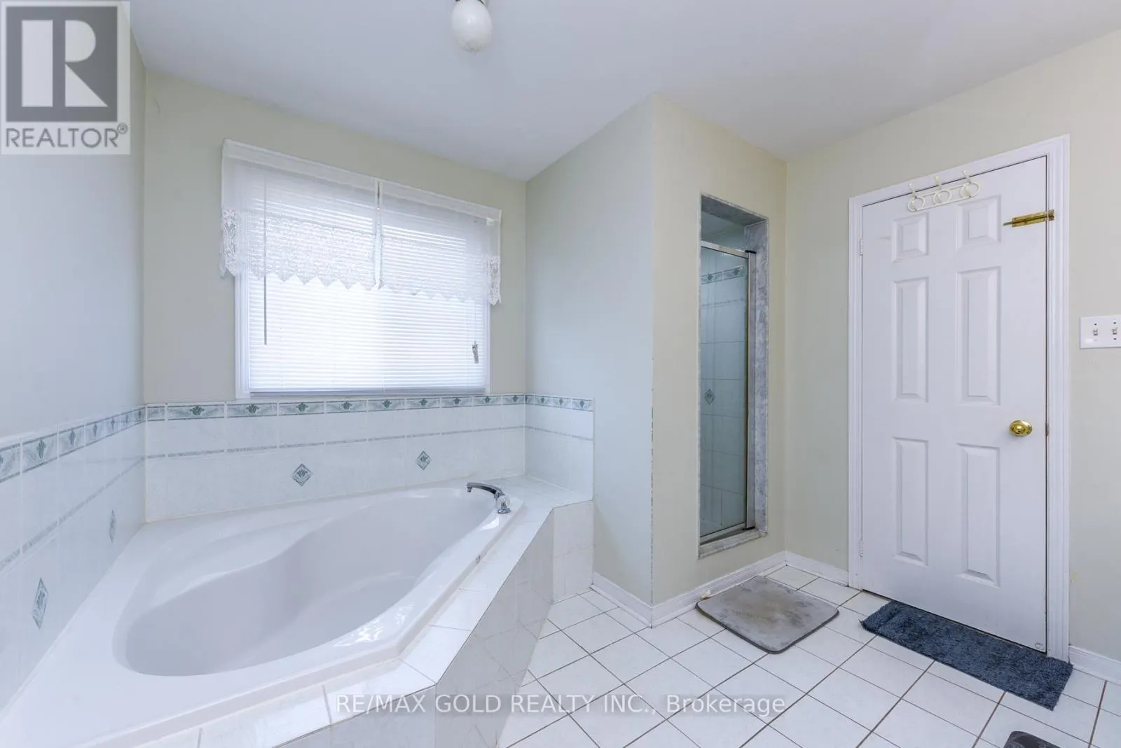 124 STARHILL CRESCENT