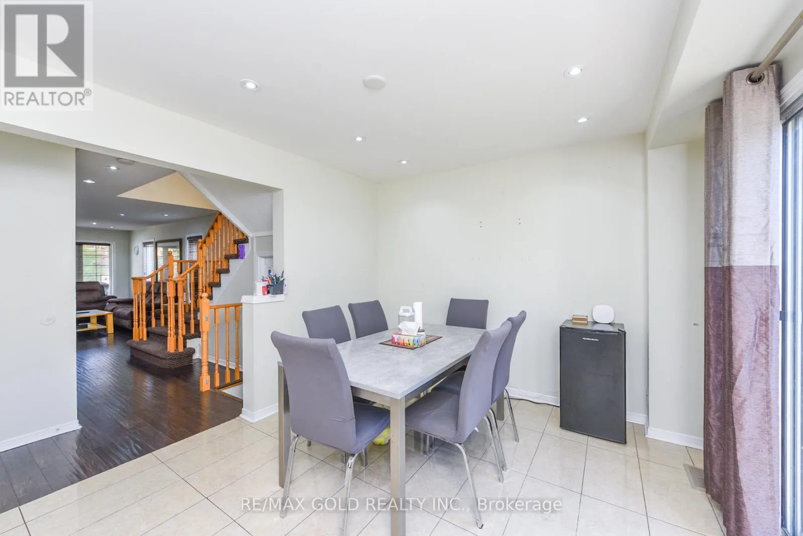 124 STARHILL CRESCENT