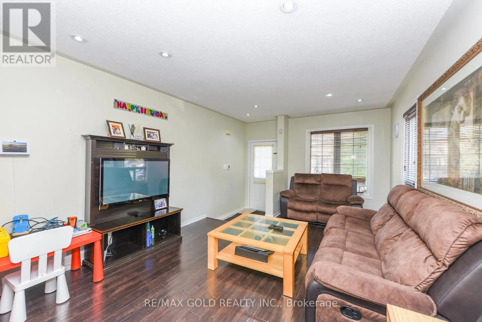 124 STARHILL CRESCENT