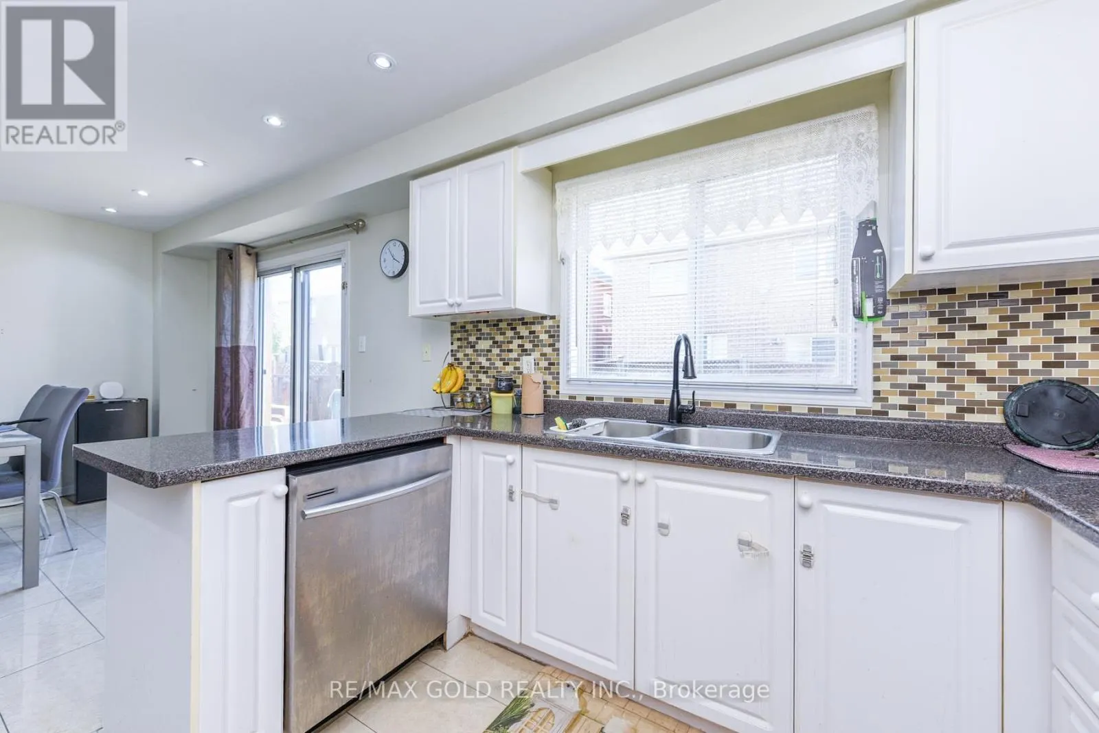 124 STARHILL CRESCENT
