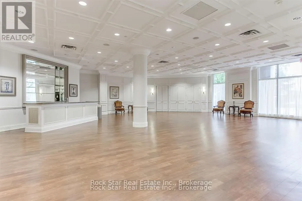408 - 35 KINGSBRIDGE GARDEN CIRCLE, #408