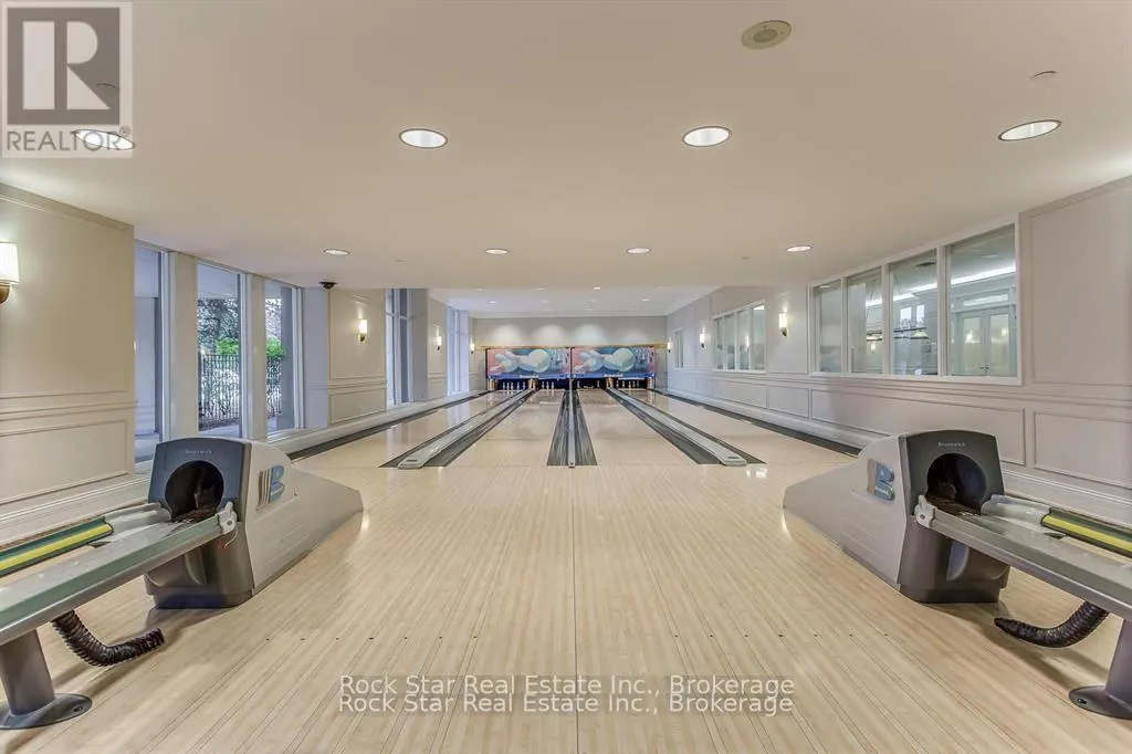 408 - 35 KINGSBRIDGE GARDEN CIRCLE, #408