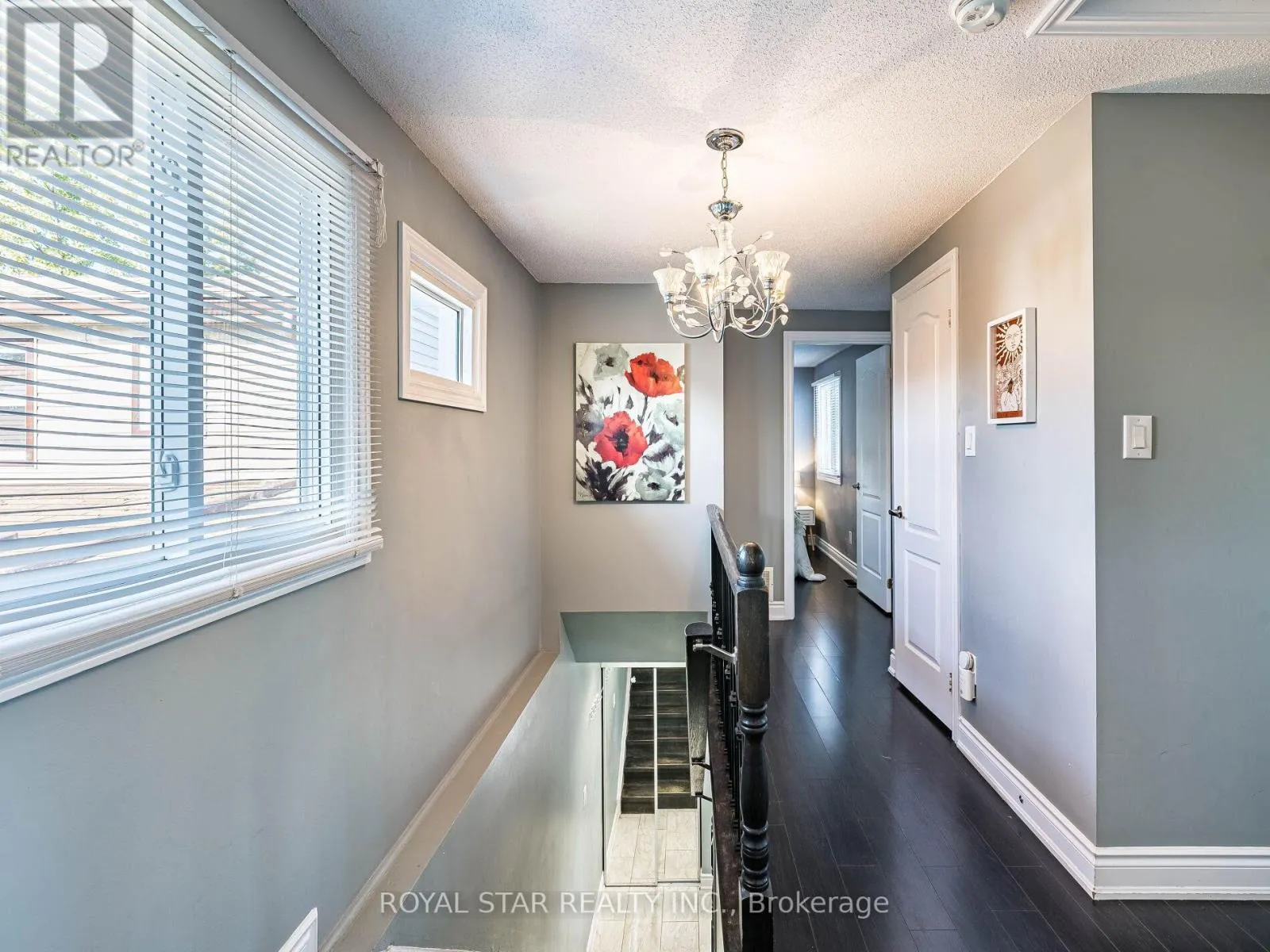 1 GOLD FINCH COURT