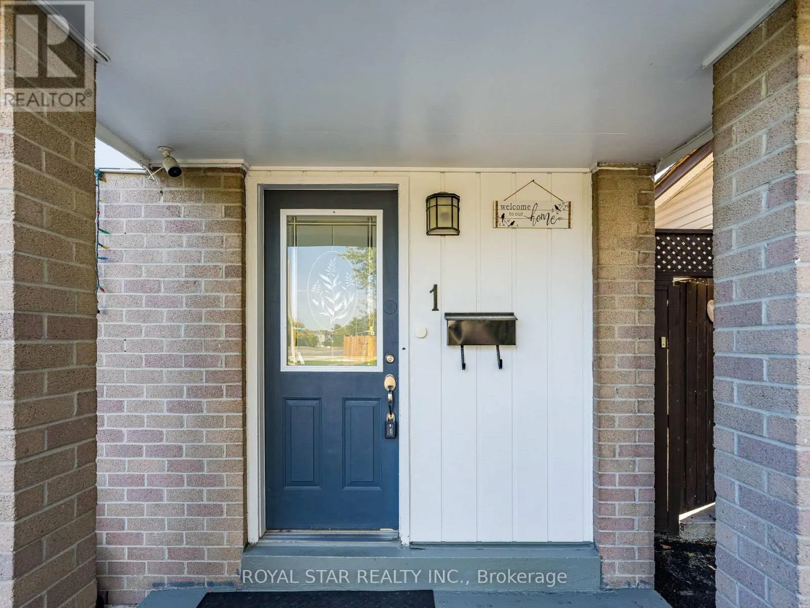 1 GOLD FINCH COURT