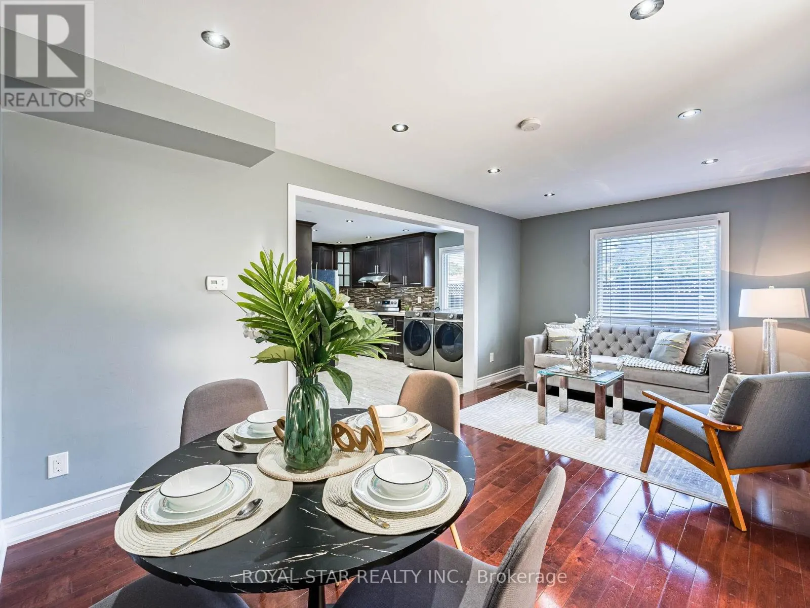 1 GOLD FINCH COURT