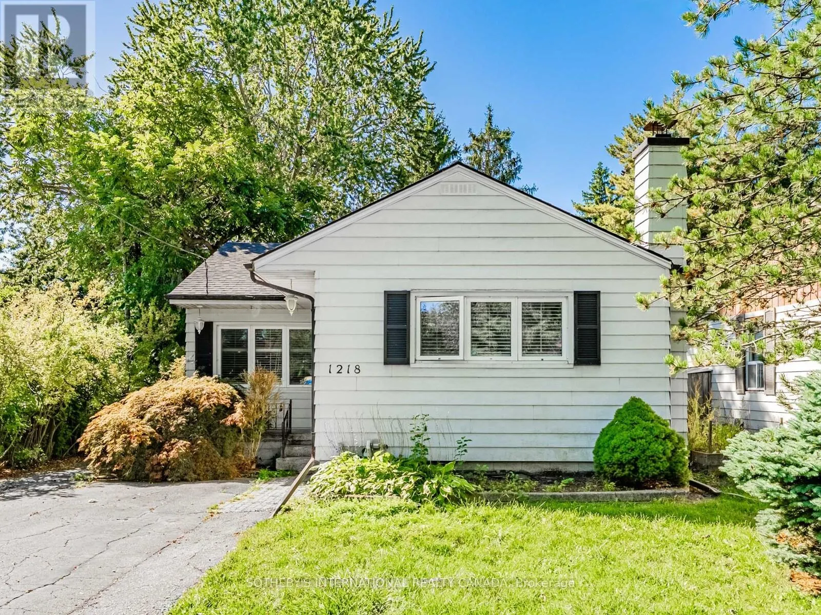 1218 LAKEBREEZE DRIVE