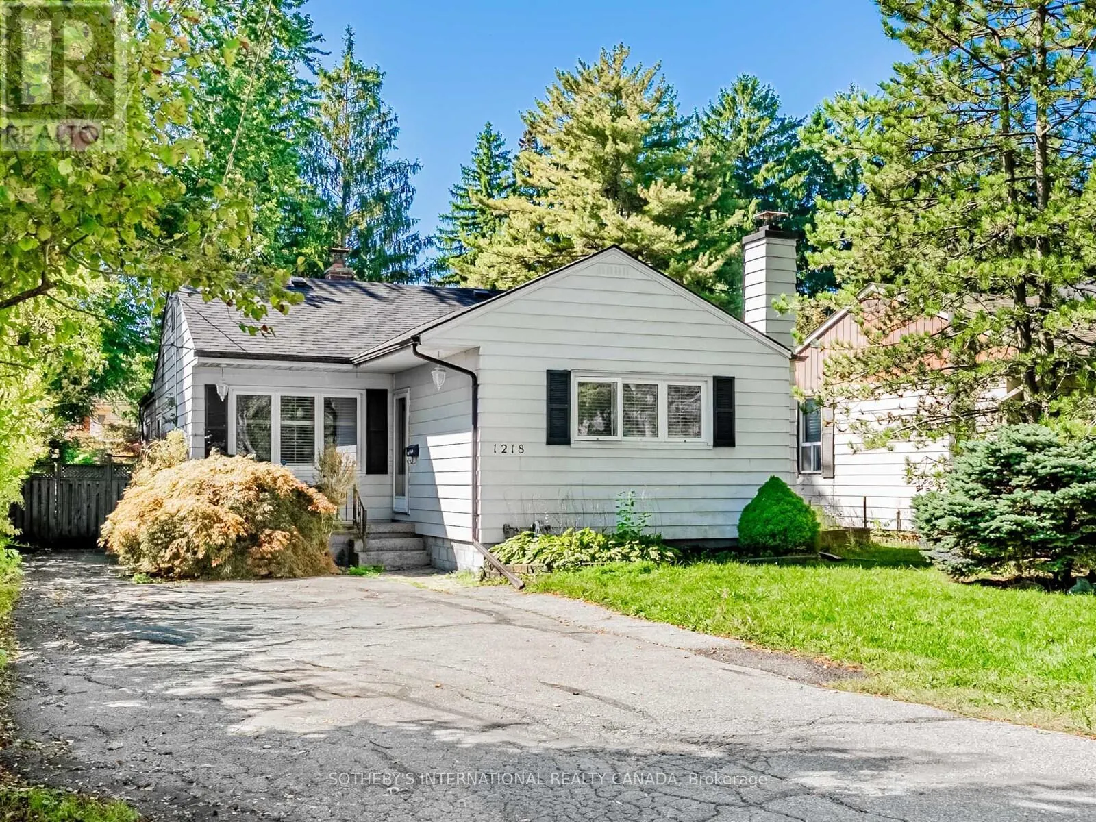 1218 LAKEBREEZE DRIVE